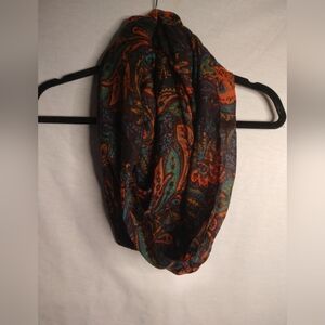Beautiful Infinity Scarf Nwot